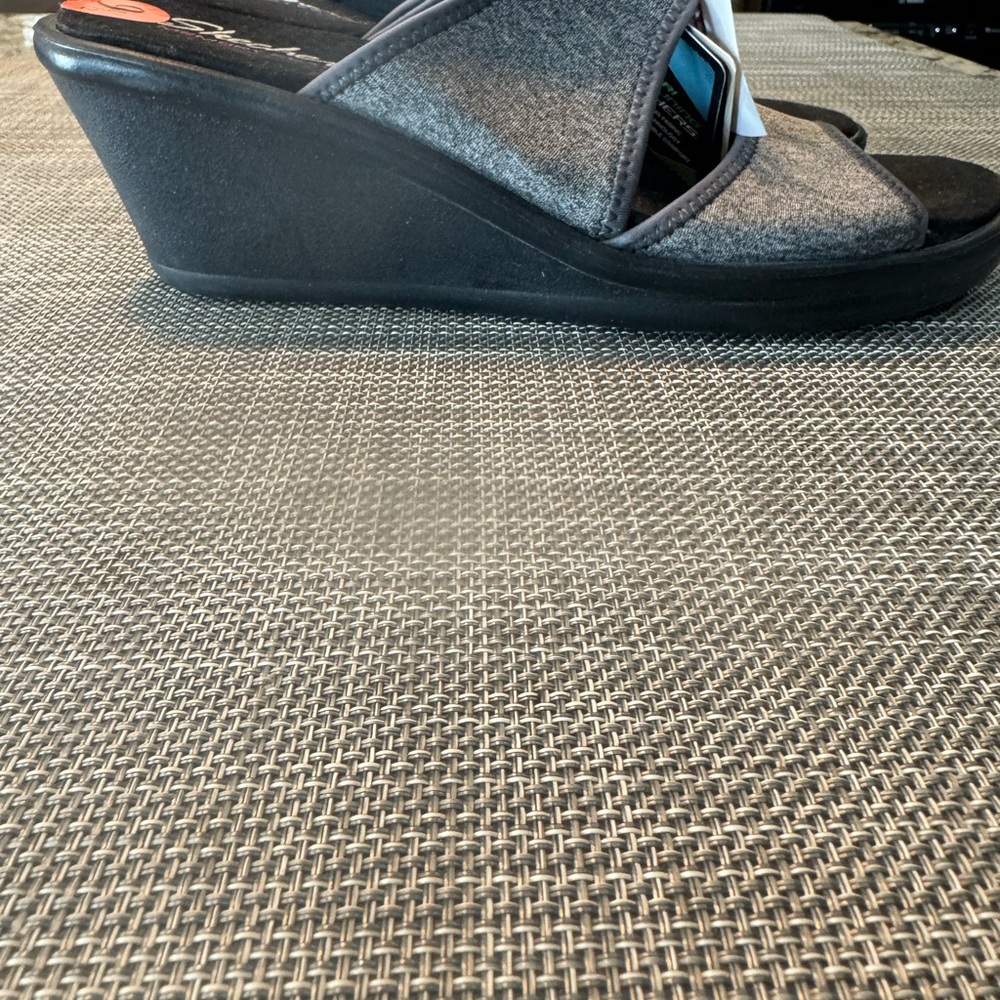 Sketchers slide on low heel sandals